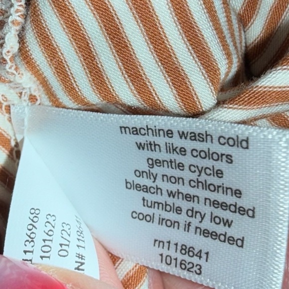 NWT LANE BRYANT Modern Short Sleeve V-Neck Stripe Tee Size - Beige/Tan 18/20 - Picture 9 of 16